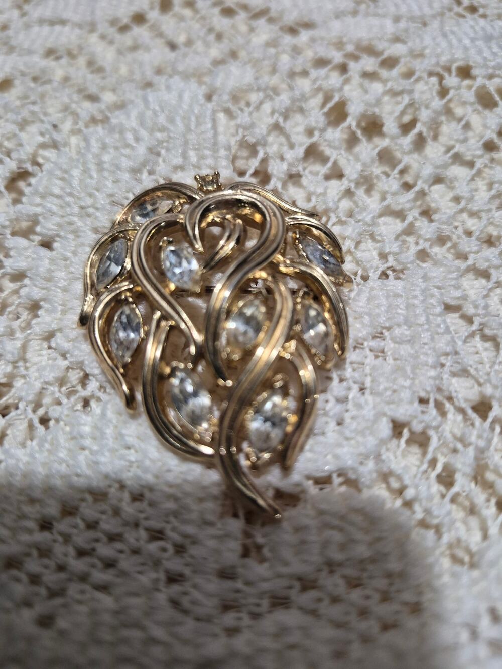 Vintage Crown Trifari styled Swirl leaf Brooch.